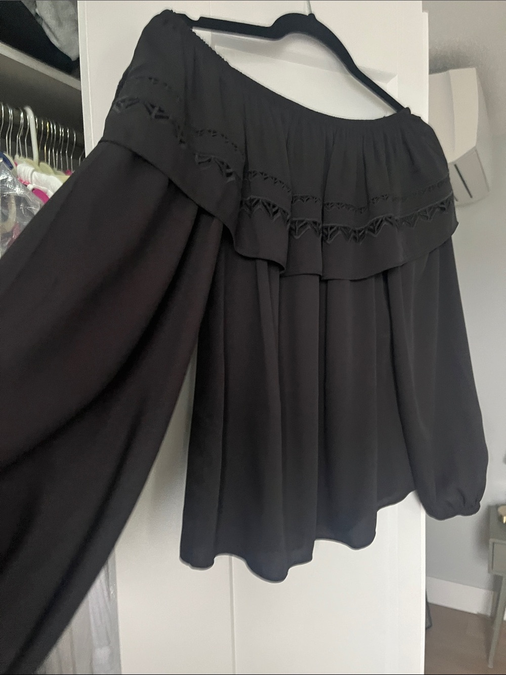 White House Black Market Black Off-Shoulder Ruffle Blouse - Picture 4 of 6
